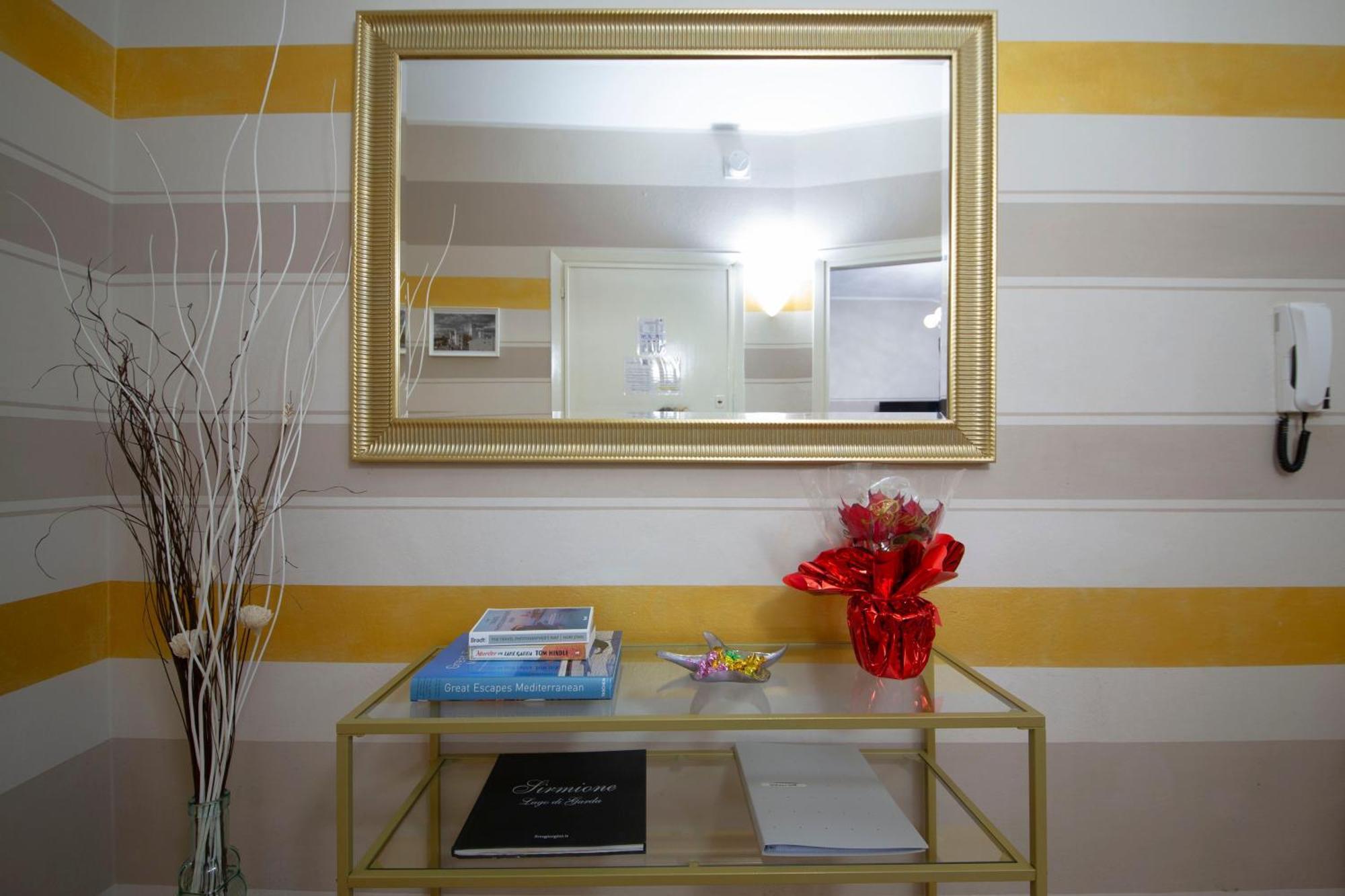 Sirmione4U - Domus By The Castle Apartment Exterior foto